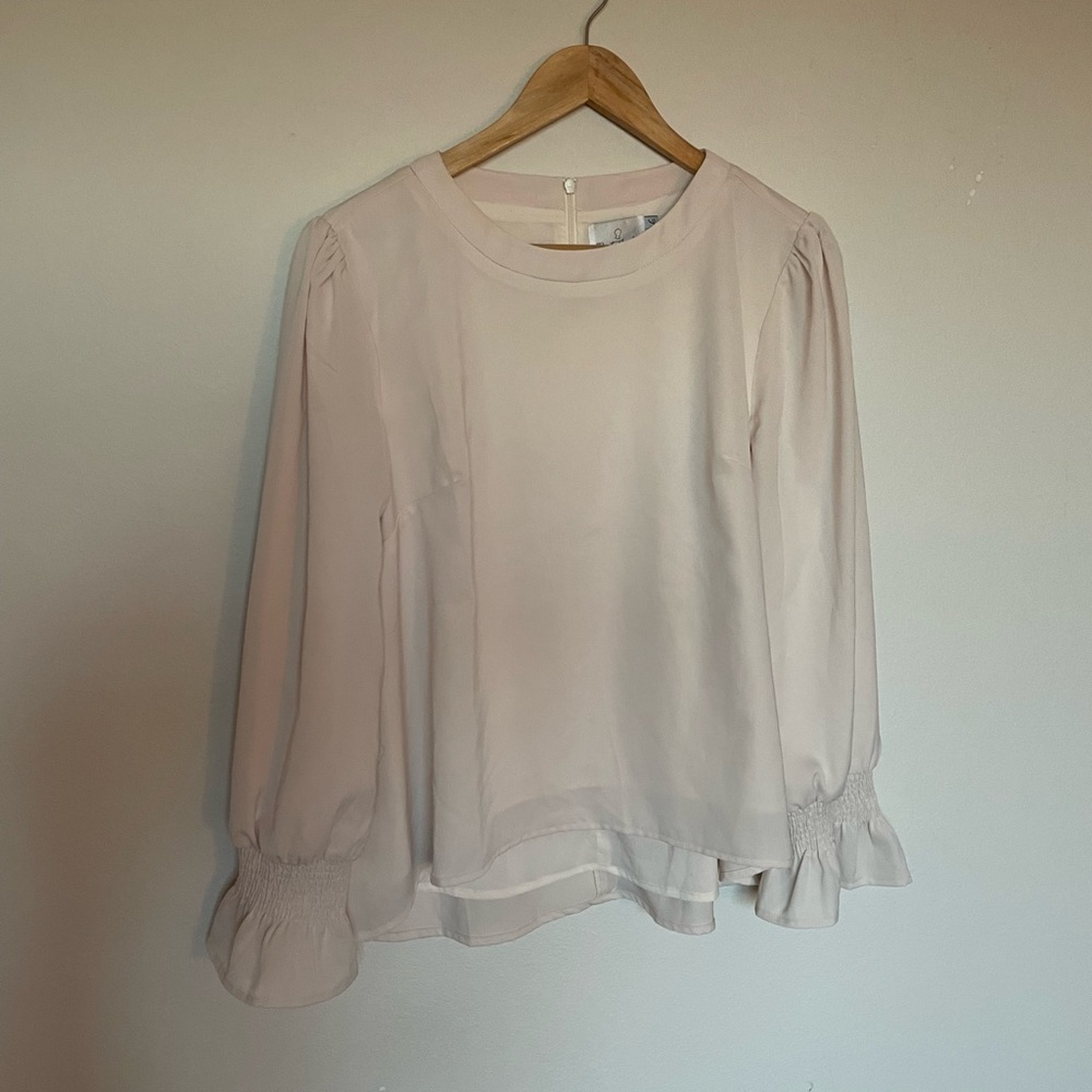 EUC Dainty Jewells Jackie Blouse Cream Size Large
